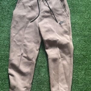 Women Nike tech Pants Brown size S